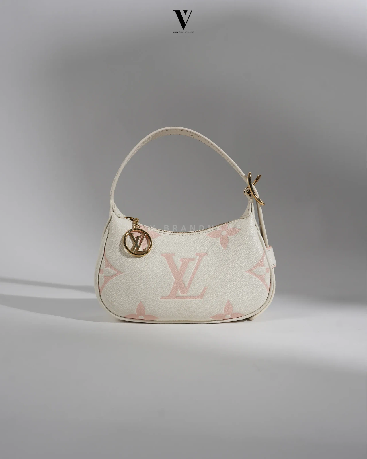 LV half moon — ภาพ 1