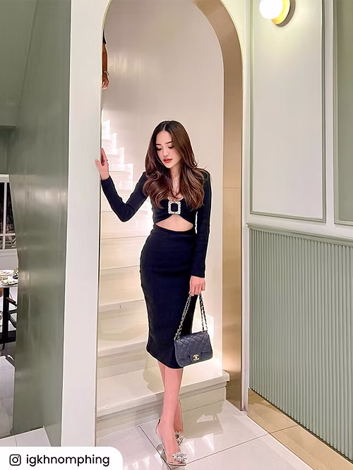 Phing styling a luxury handbag from Vivy Brandname