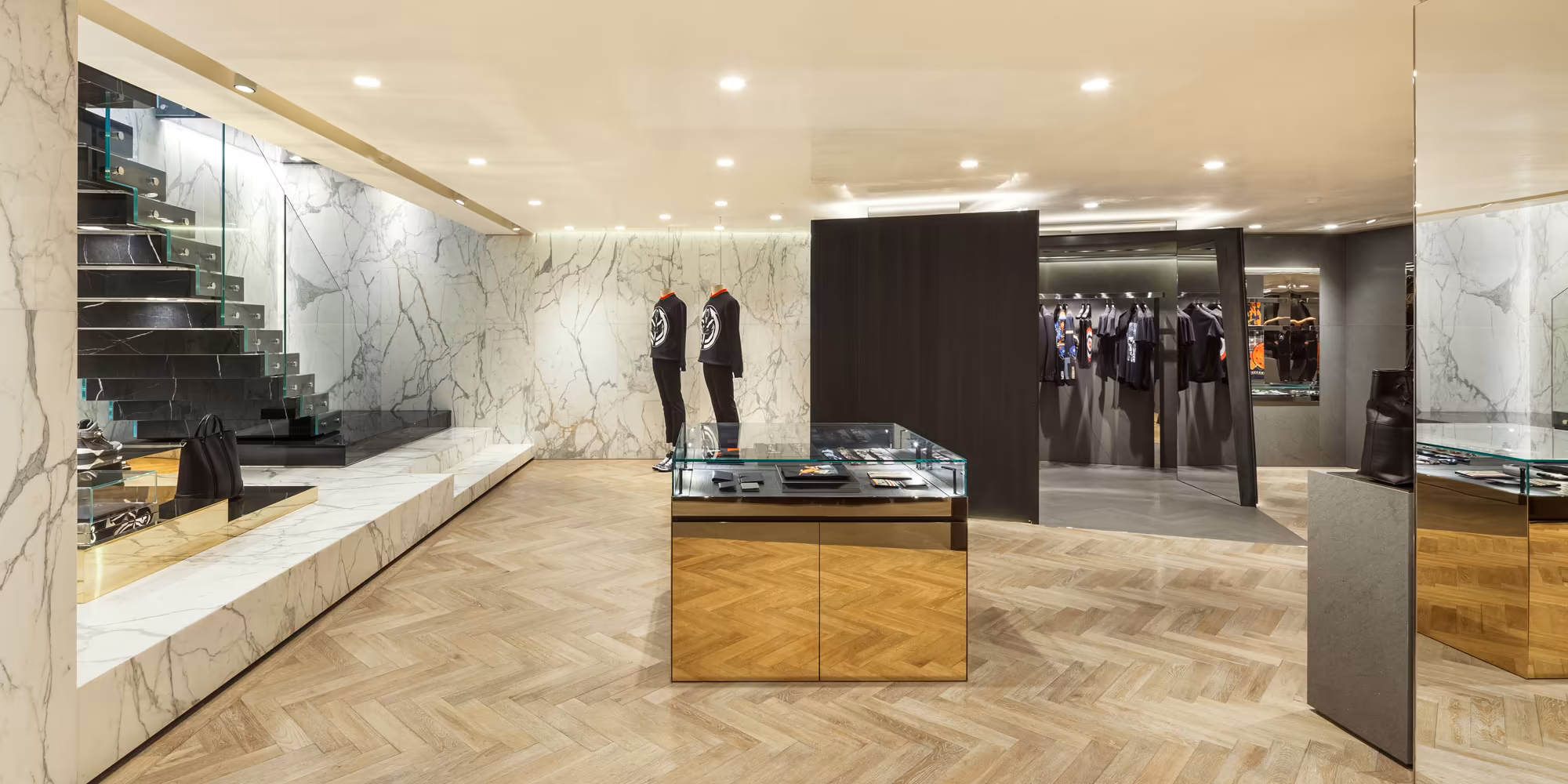 Givenchy 精品店内景